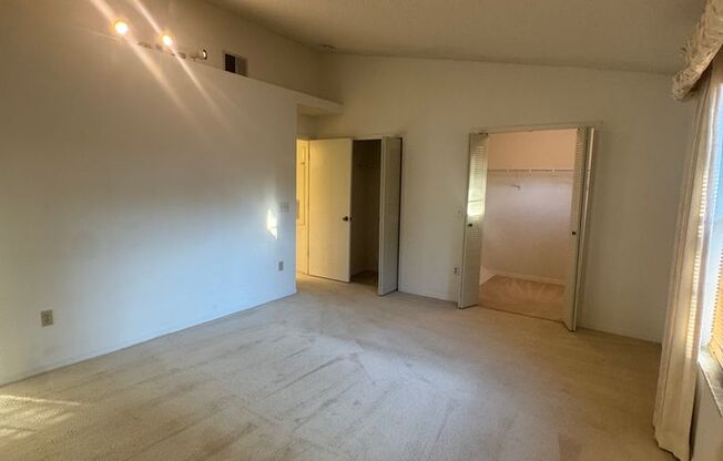 Spacious 3 Bedroom's, 2.5 bath condo in Lakeview Village.