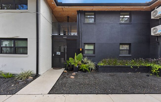 1 bed, 1 bath, 900 sqft, $1,699, Unit 1515-19