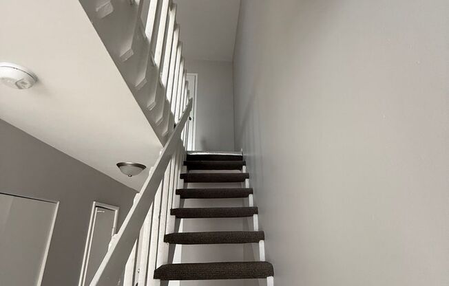 2 beds, 1.5 baths, $2,600, Unit 301