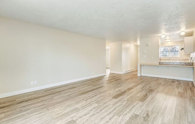 2 beds, 1 bath, 800 sqft, $1,395, Unit 919 NW Ewen St, Unit 3