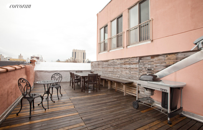 121 W 131 ST