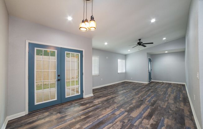 Gorgeous - Remodel - Like New 3 Bed 2 Bath Home