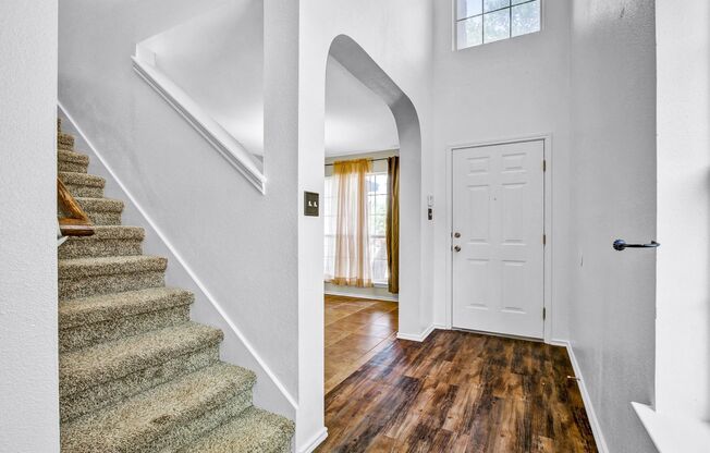 Spacious Northwest Home on Cul-de-Sac with Private Yard