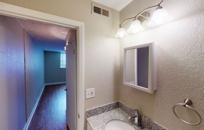 2 beds, 2 baths, 928 sqft, $1,120, Unit 1945 Peoria St #101