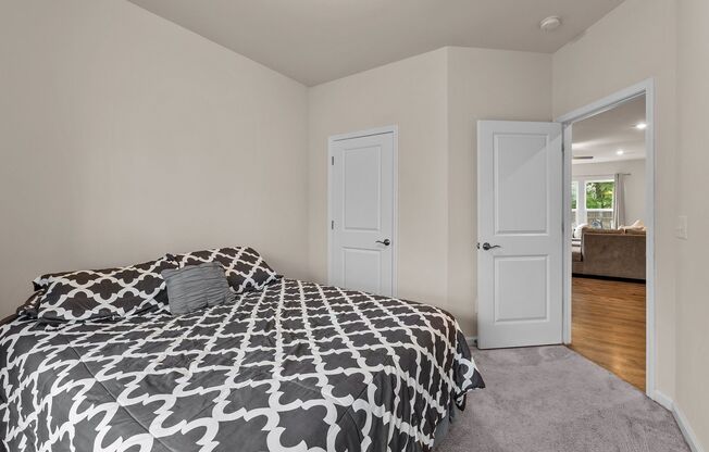 Beautiful 4 Bedroom with Upgrades Throughout
