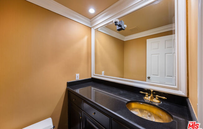 2 beds, 4.5 baths, 2,130 sqft, $8,500, Unit 1209