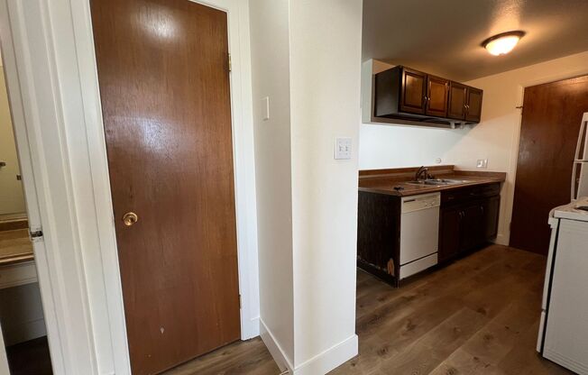 2 beds, 1 bath, 675 sqft, $1,395, Unit C5