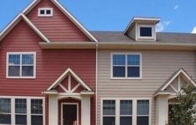 Beautiful 3 Bedroom Townhome in Denton, Texas.