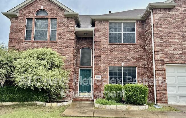 1009 YARNELL PL