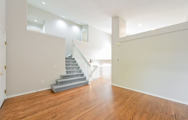 Highlands Ranch Newly Renovated 3 bed 2.5 bath