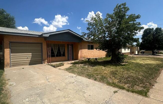 Cozy and Comfortable 3 Bed Home! Sandia School District!