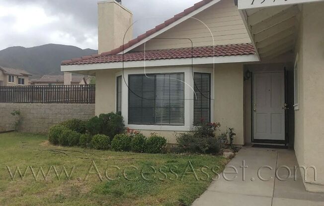 Charming 3 Bed/2 bath Home In Lovely Lake Elsinore!