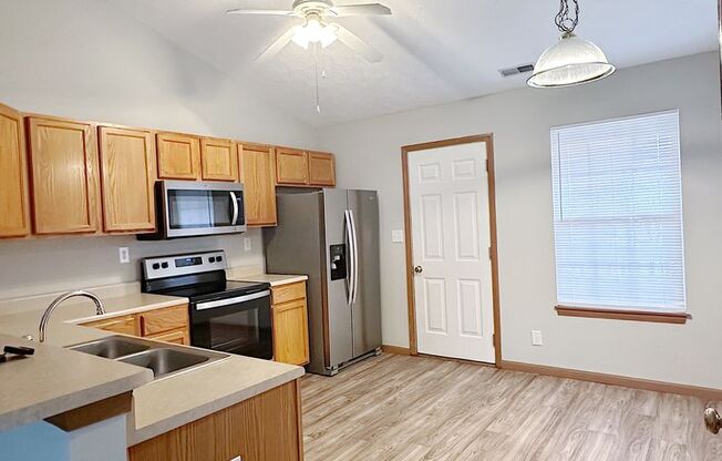 2 beds, 2 baths, $1,650