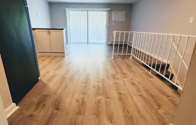 2 beds, 1.5 baths, 924 sqft, $1,850, Unit 4-8A