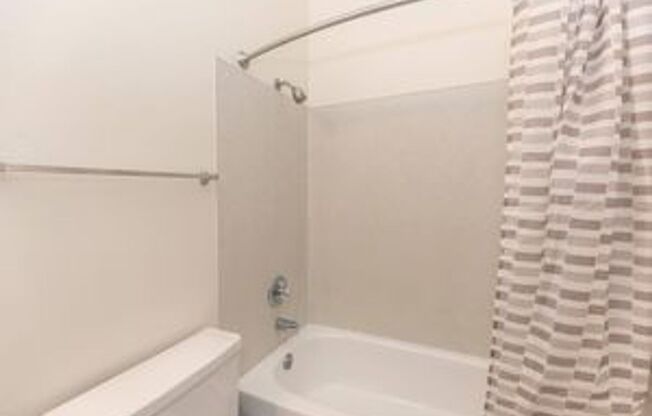 1 bed, 1 bath, 676 sqft, $1,300, Unit 407