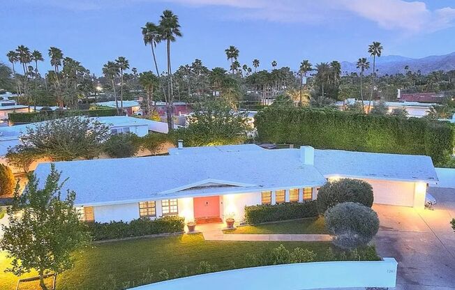 Stylish Palm Springs Home with Indoor-Outdoor Living