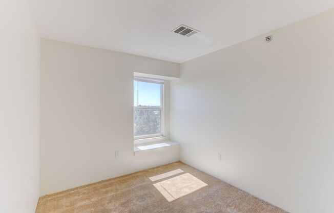 2 beds, 1 bath, 824 sqft, $1,775, Unit 13-306
