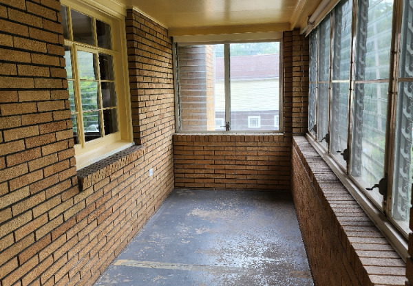 3915 MAIN ST