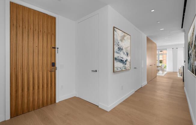 555 W 22 ST