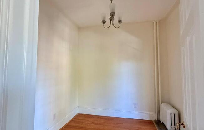 3 beds, 1 bath, 2,988 sqft, $4,300, Unit 2