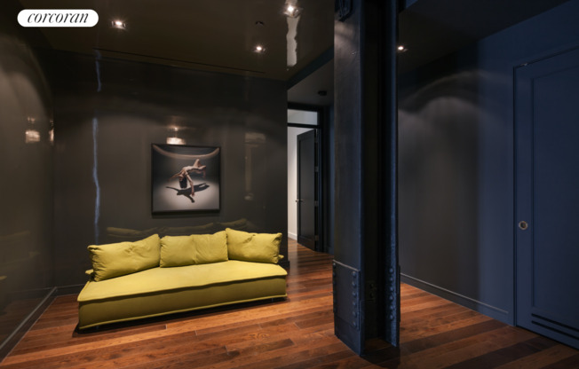 425 W 50 ST