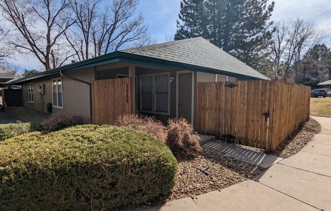 AWESOME FRESHLY REMODELED 3-BEDROOM TOWNHOME IN GREENWOOD VILLAGE!  MOVE IN TODAY!!