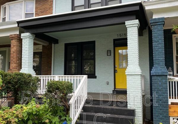 1515 NEAL ST NE