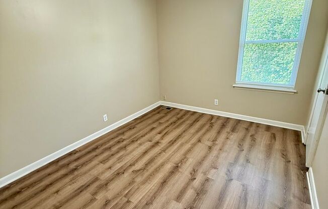 2 Bedroom 1.5 Bath Duplex near Dan Mills in Inglewood  $1450/mo