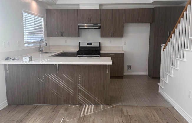 Big and Beautiful 4 bedroom, 3 bath + loft townhouse in gated community. Must see!! 11942 Terra Bella St.