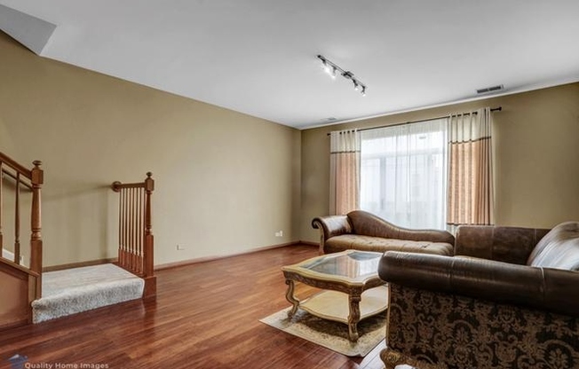 2410 ONEIDA LN