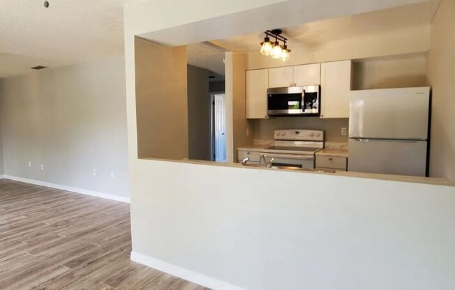 2 beds, 2 baths, $1,650, Unit 266 San Paulo Ct