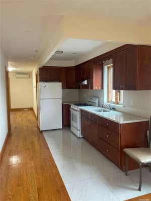 3 beds, 2 baths, $3,100, Unit 2