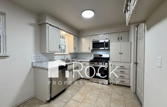 Beautifully Remodeled 3 Bed/1.5 Bath Home in Moore with 1-Car Garage