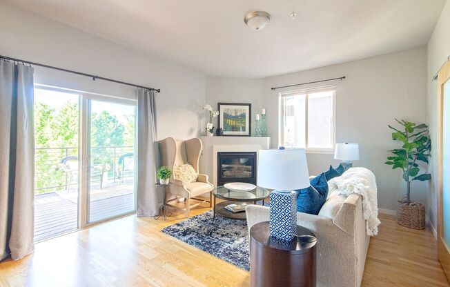 2B/2B Luxury Louisville Condo with Mountain Views- ALL UTILITIES INCLUDED!