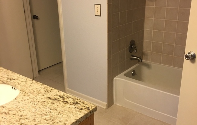 2 beds, 2 baths, $1,200, Unit # 420