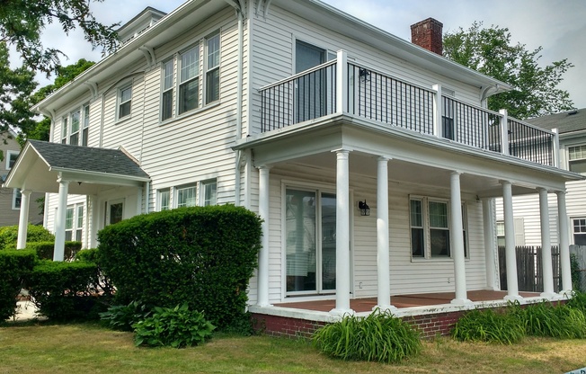 Providence- Stunning Elmwood Single Family - $2,450