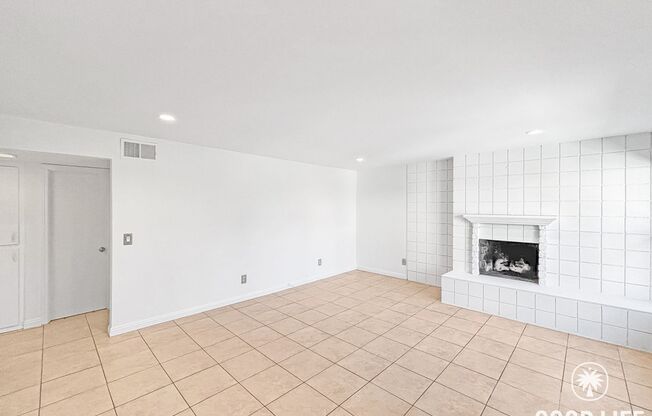 Charming 2BD/2BA Condo in El Cajon W/ A/C, W/D, Front/Back Patio, & Community Pool!