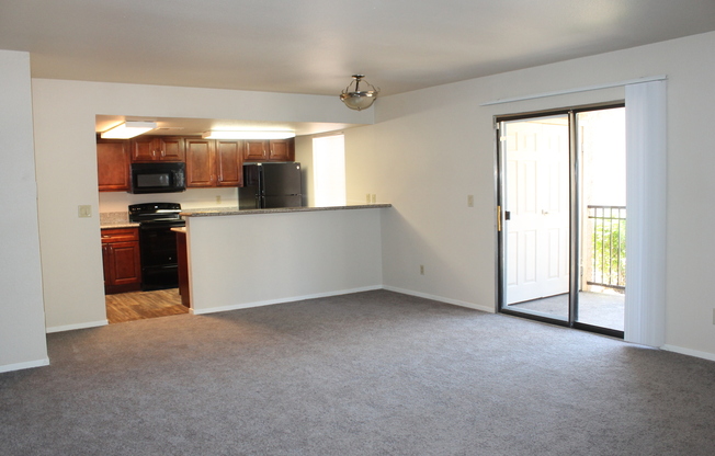GUARD GATE COMMUNITY, 3 BEDROOM, 1.75 BATHROOM WITH COMMUNITY POOL, SPA & TENNIS COURT