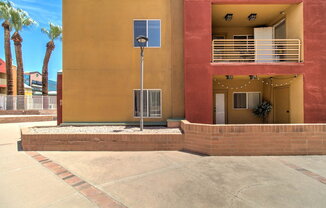 2 beds, 2 baths, 1,095 sqft, $1,600, Unit 140