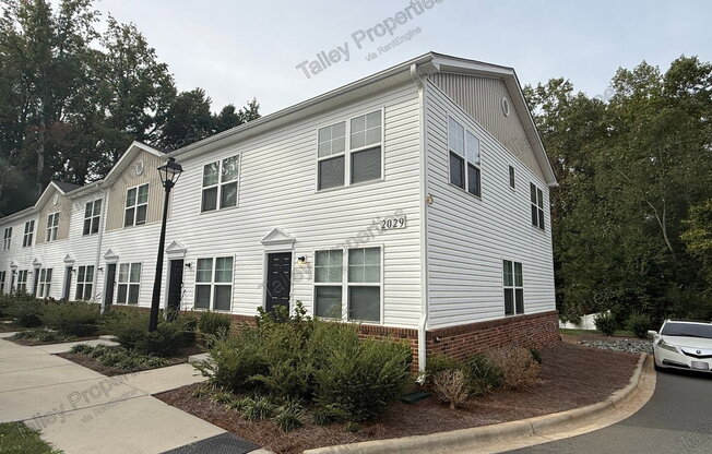 2029 OAKDALE RD