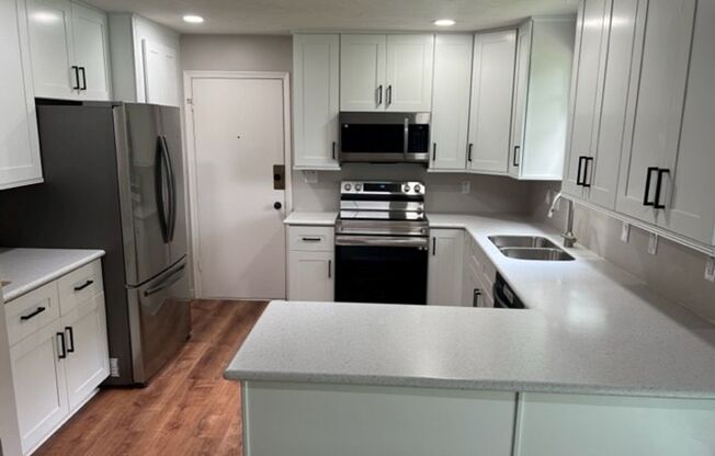 Fully remodeled 3 bedroom 2 bath in Northwood Pines