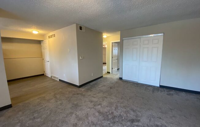 2 beds, 1.5 baths, 875 sqft, $1,030, Unit 420