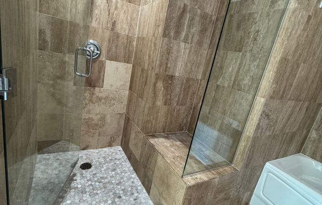 2 beds, 2 baths, $4,300, Unit #3212