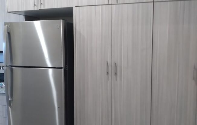 Studio, 1 bath, 497 sqft, $957, Unit 5710-2B NE 80th Ter