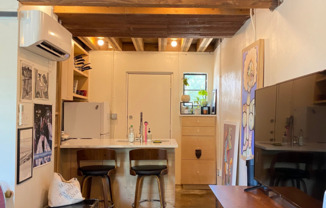 Studio, 1 bath, 350 sqft, $950, Unit 108