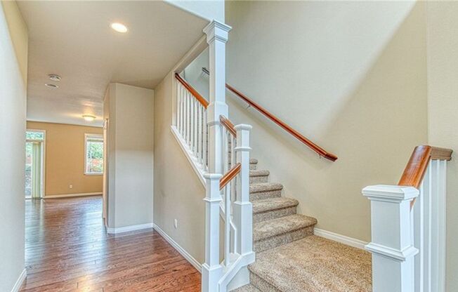 Meticulously maintained fully air conditioned 3 bedroom and 3 bath house in Serrano Community!