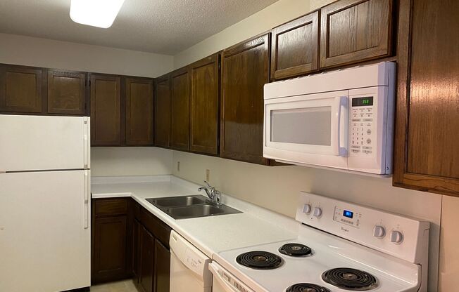 1 bed, 1 bath, 812 sqft, $1,250, Unit 101-115