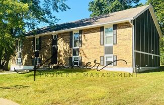 704 NE BALL DR