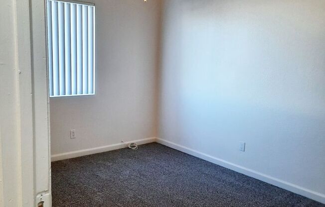 1 bed, 1 bath, 592 sqft, $1,075, Unit 184