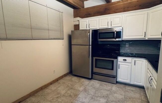 1 bed, 1 bath, 630 sqft, $1,200, Unit 717